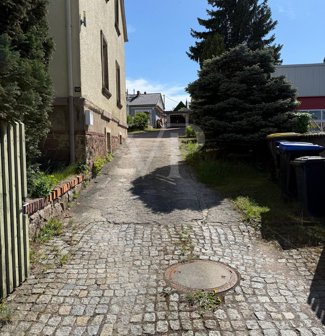 Einfahrt zum Grundstück