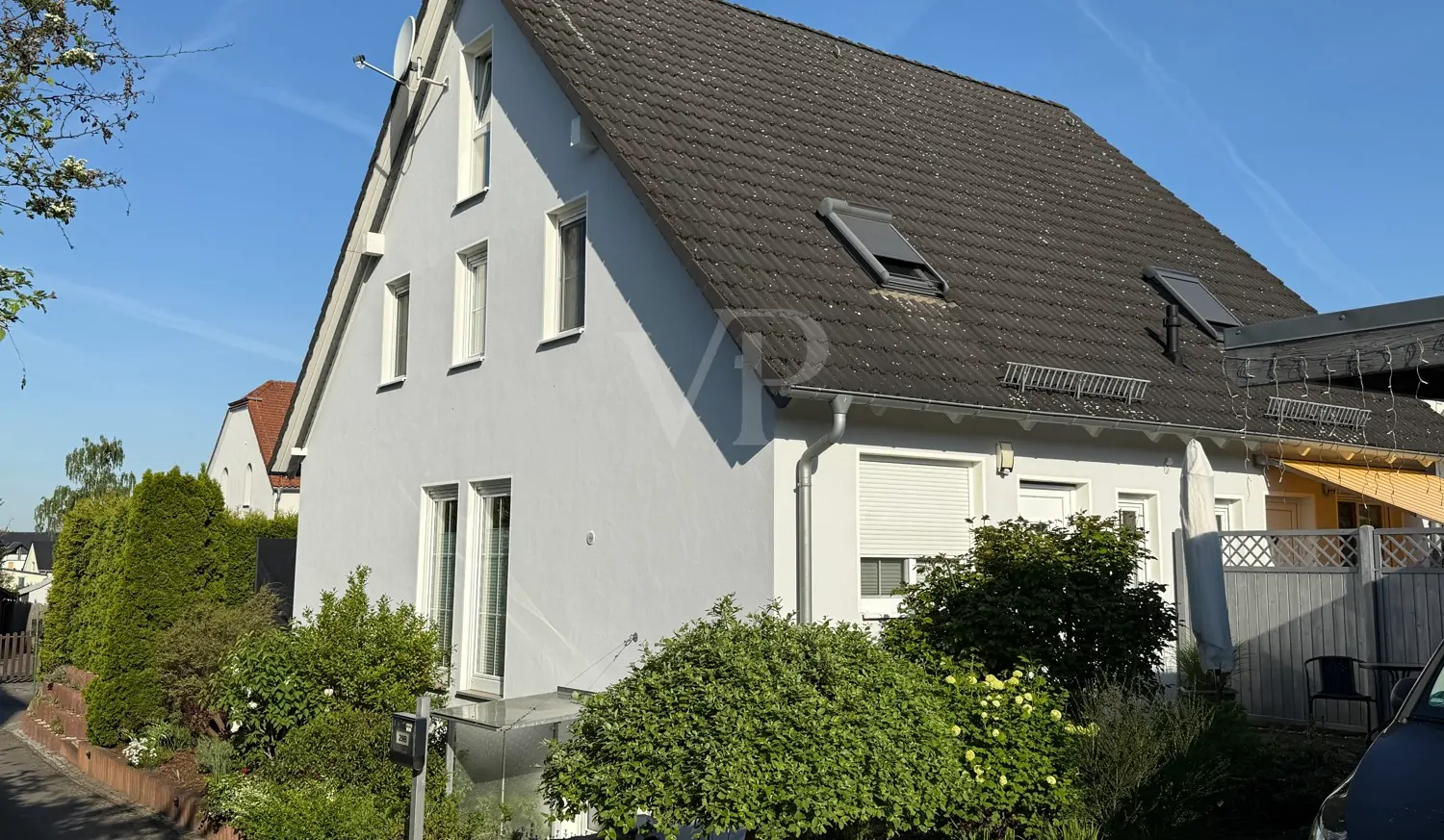 seitliche Hausansicht