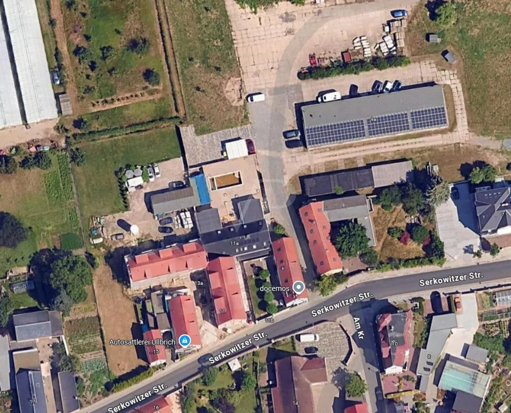 Luftbild, Außenbereich mit Pool