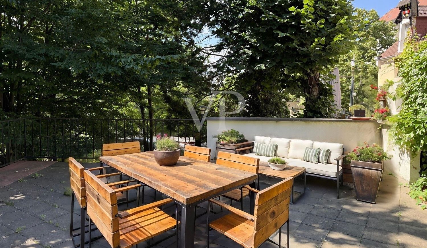 KI Terrasse
