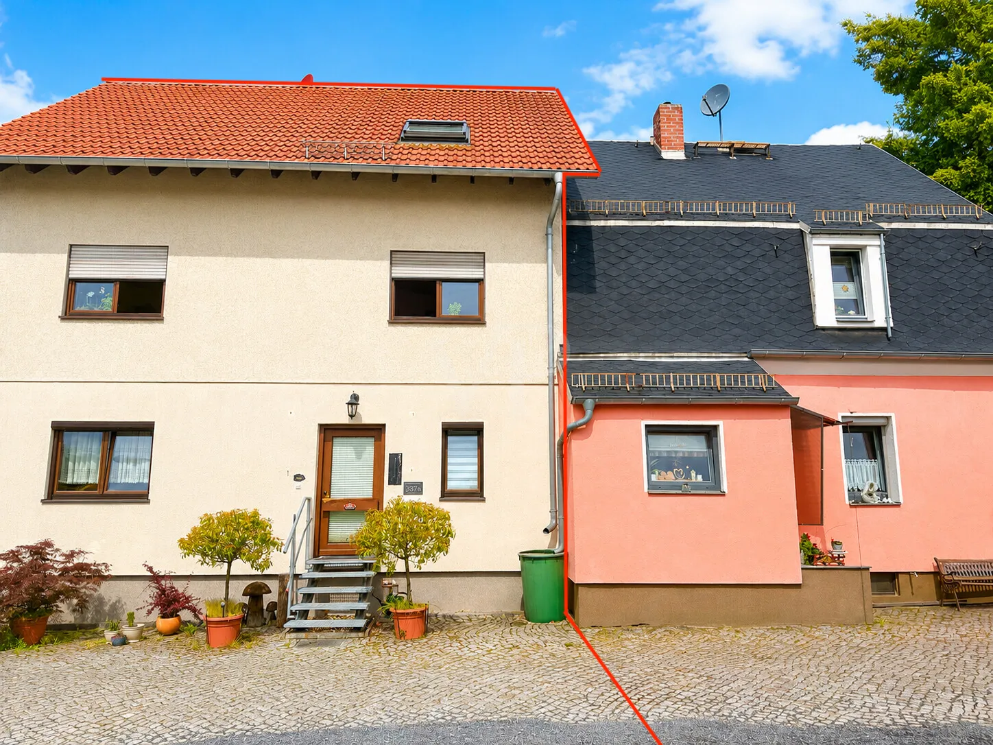 GROSSZÜGIGES HAUS AUF 2.956 M² GRUNDSTÜCK + GARTEN, GARAGE & ENTWICKLUNGSPOTENZIAL IN RADEBEUL