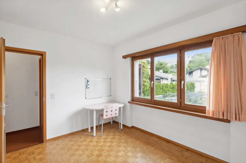 Schöne Wohnung mit gedecktem Parkplatz