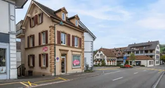 von_poll_real_estate_property_CH22272053AM_image_0