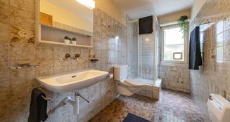 von_poll_real_estate_property_CH23272070_image_4
