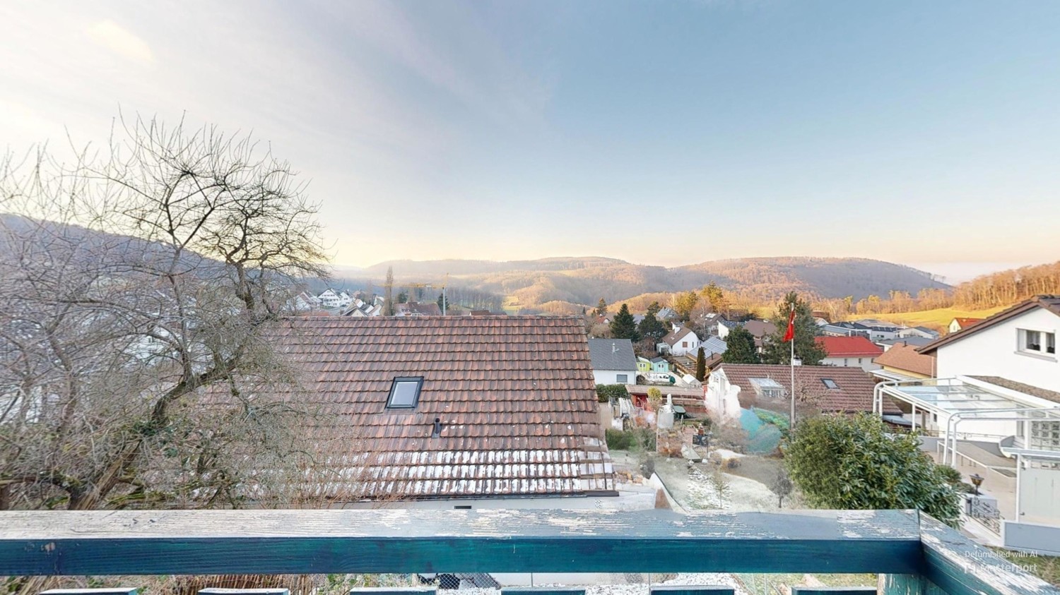 Solides-Einfamilienhaus-mit-toller-Aussicht-Balcony-Defurnished