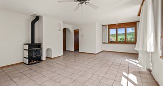 von_poll_real_estate_property_CH25272092_image_1