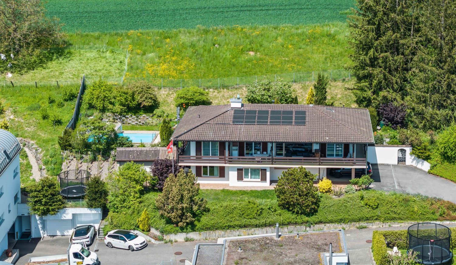 Exklusives Einfamilienhaus mit Pool, Weitblick an sonniger Hanglage