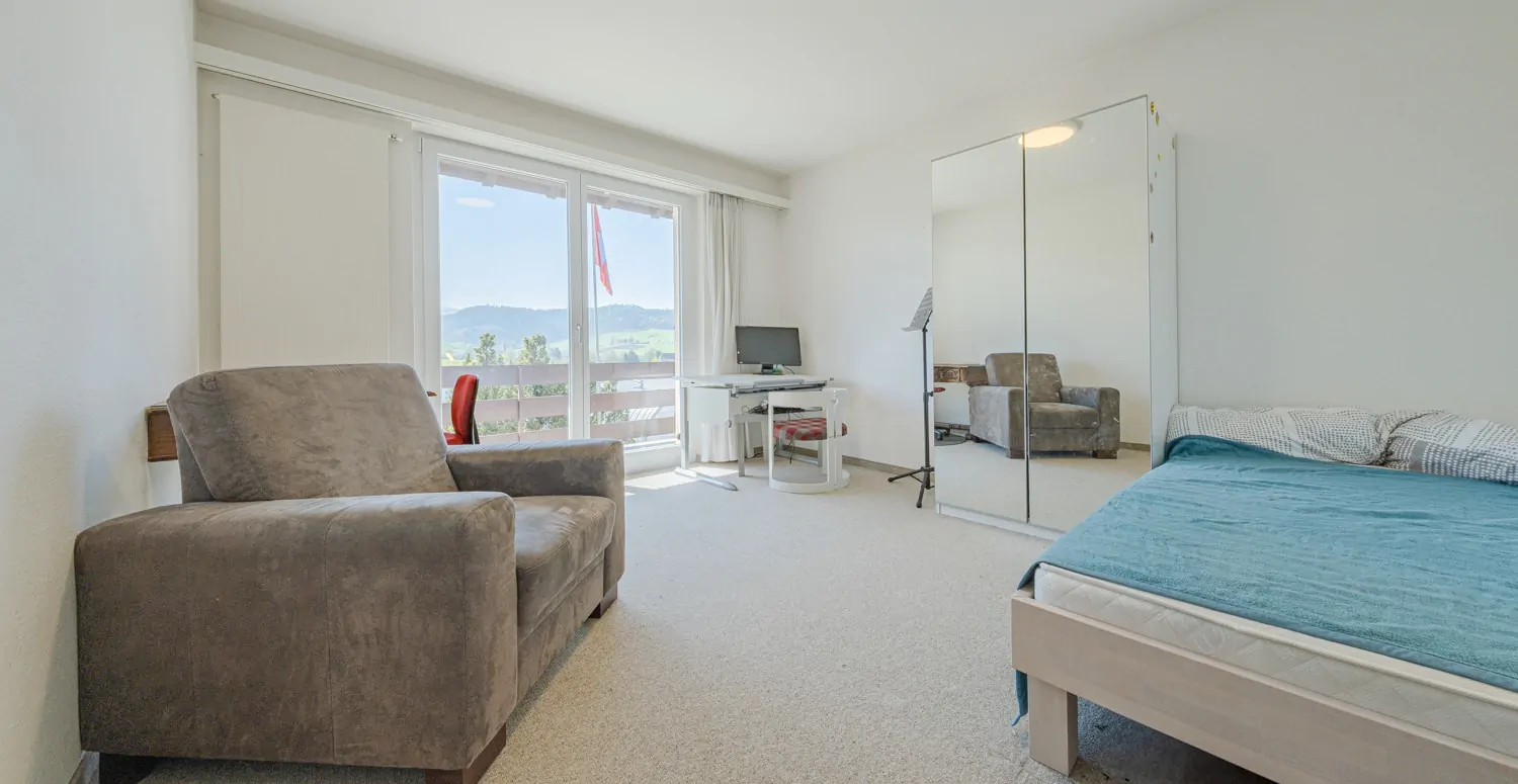 Exklusives Einfamilienhaus mit Pool, Weitblick an sonniger Hanglage