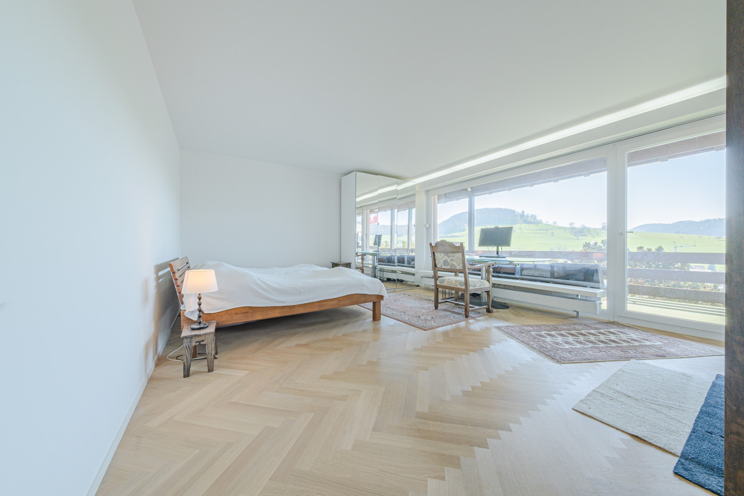 Exklusives Einfamilienhaus mit Pool, Weitblick an sonniger Hanglage