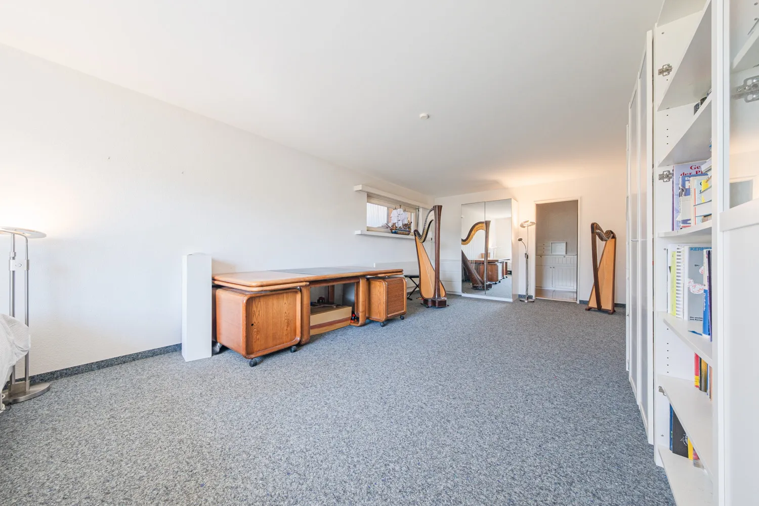 Exklusives Einfamilienhaus mit Pool, Weitblick an sonniger Hanglage