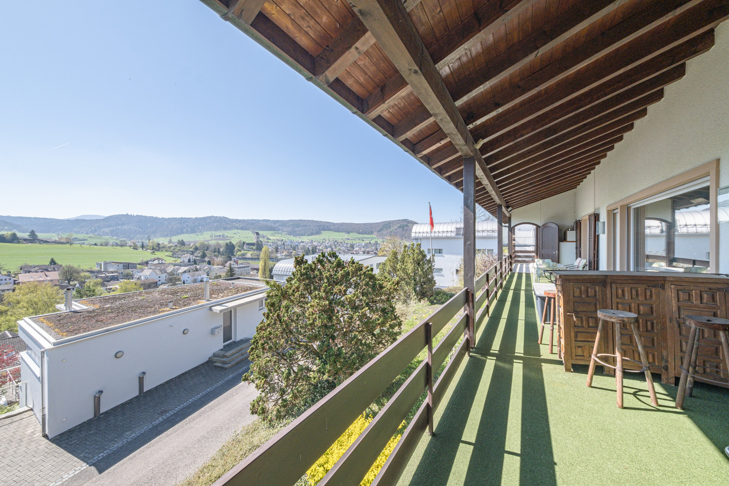 Exklusives Einfamilienhaus mit Pool, Weitblick an sonniger Hanglage