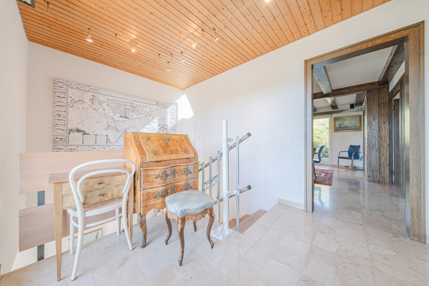 Exklusives Einfamilienhaus mit Pool, Weitblick an sonniger Hanglage