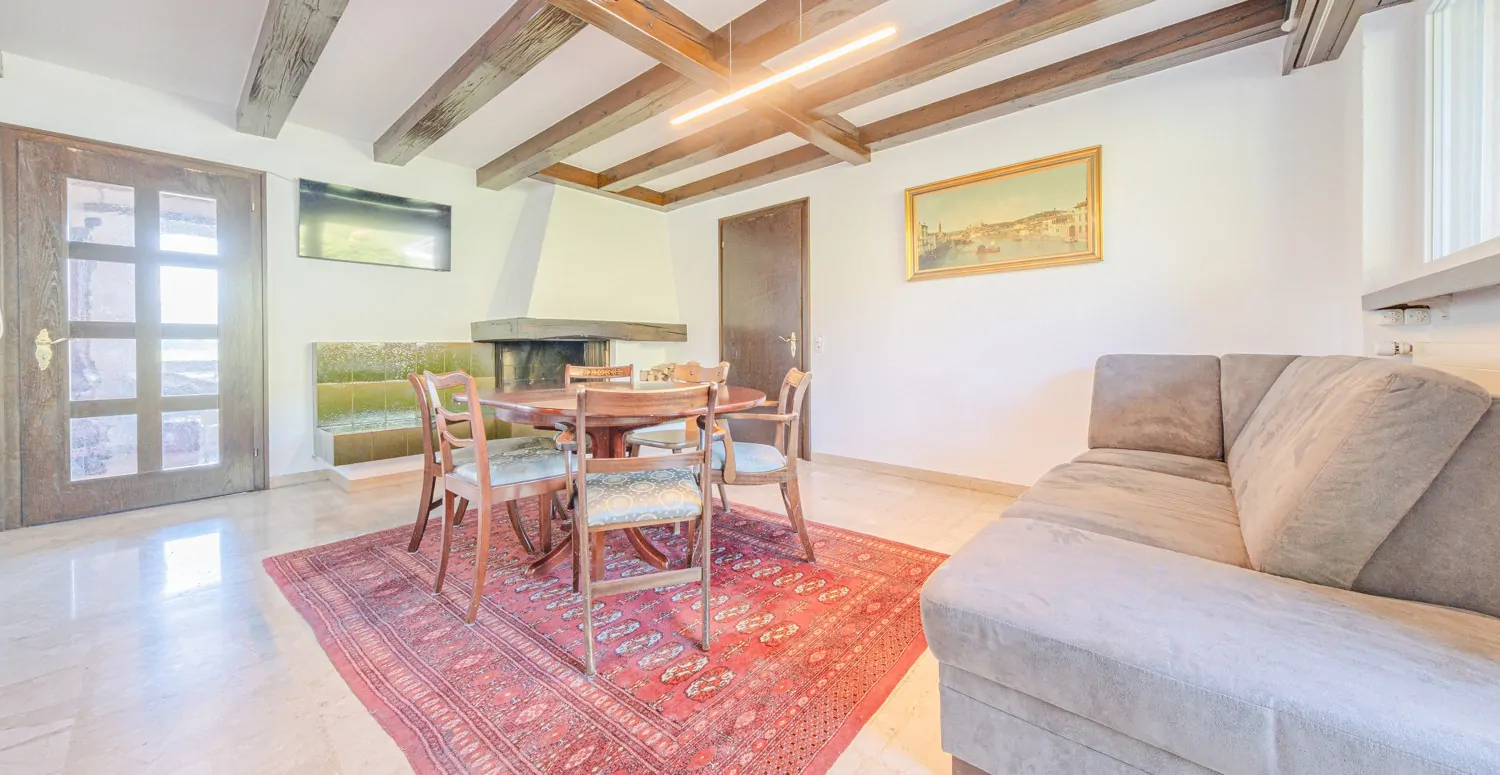 Exklusives Einfamilienhaus mit Pool, Weitblick an sonniger Hanglage