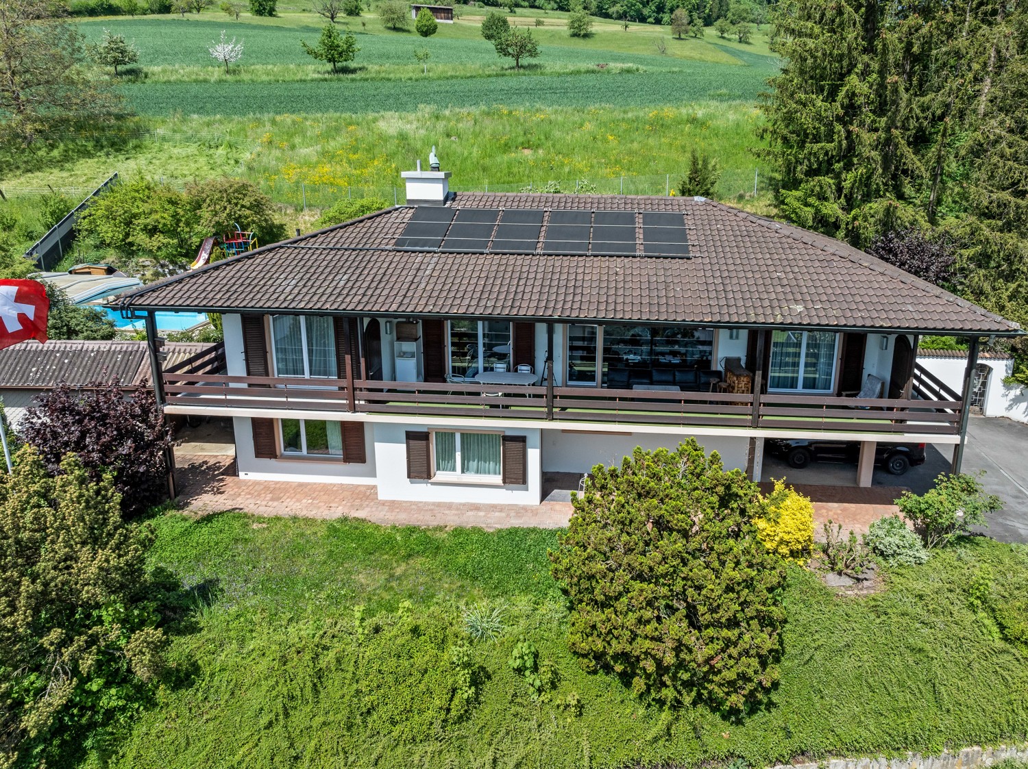 Exklusives Einfamilienhaus mit Pool, Weitblick an sonniger Hanglage