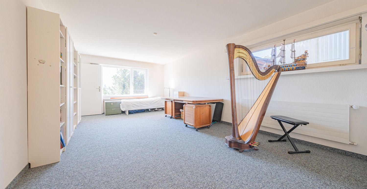 Exklusives Einfamilienhaus mit Pool, Weitblick an sonniger Hanglage
