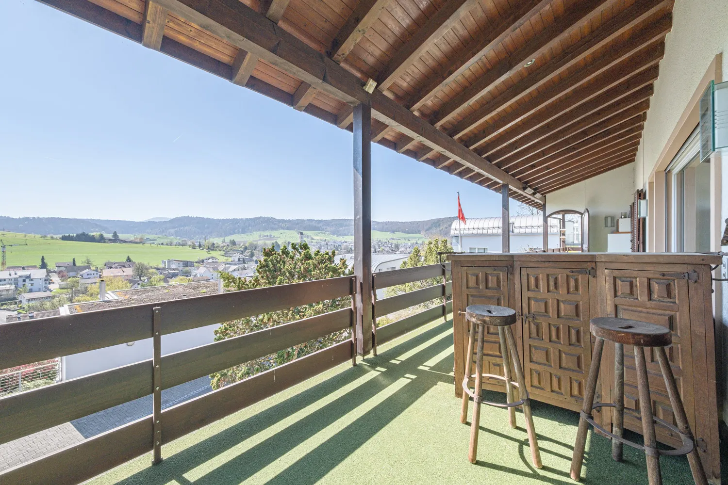 Exklusives Einfamilienhaus mit Pool, Weitblick an sonniger Hanglage