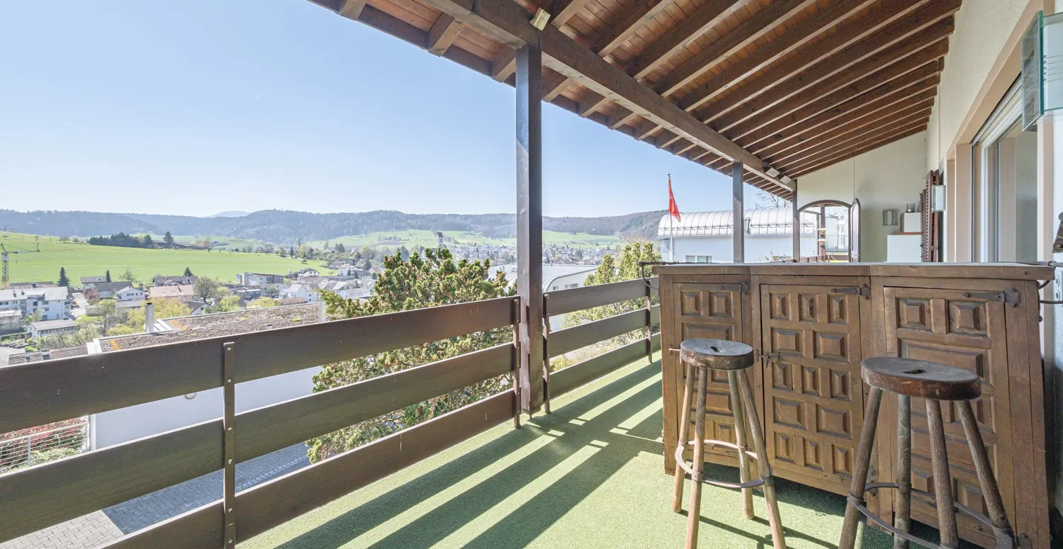 Exklusives Einfamilienhaus mit Pool, Weitblick an sonniger Hanglage