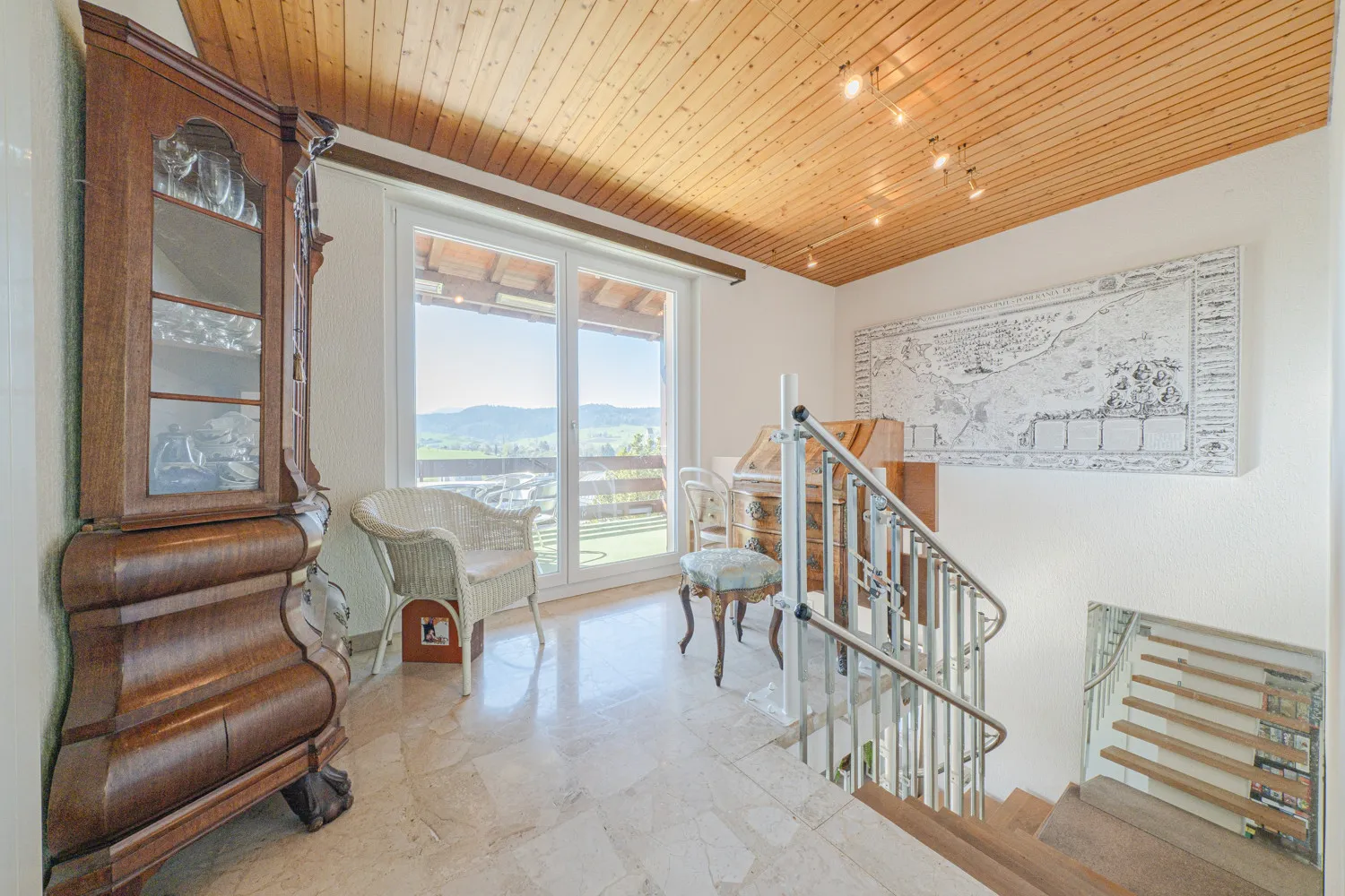 Exklusives Einfamilienhaus mit Pool, Weitblick an sonniger Hanglage