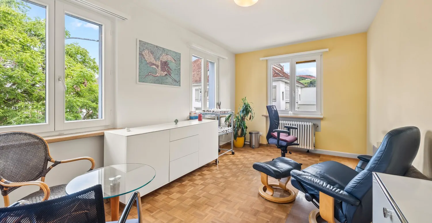 Charmantes Wohn- und Geschäftshaus mit vielseitigem Nutzungspotenzial in Sissach