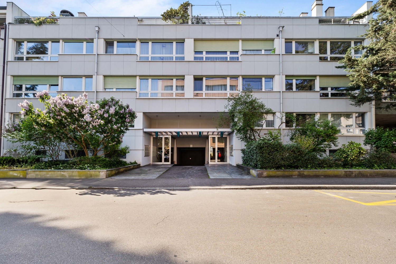 4.5-Zimmer-Wohnung mit Garagenbox im Iselin-Quartier