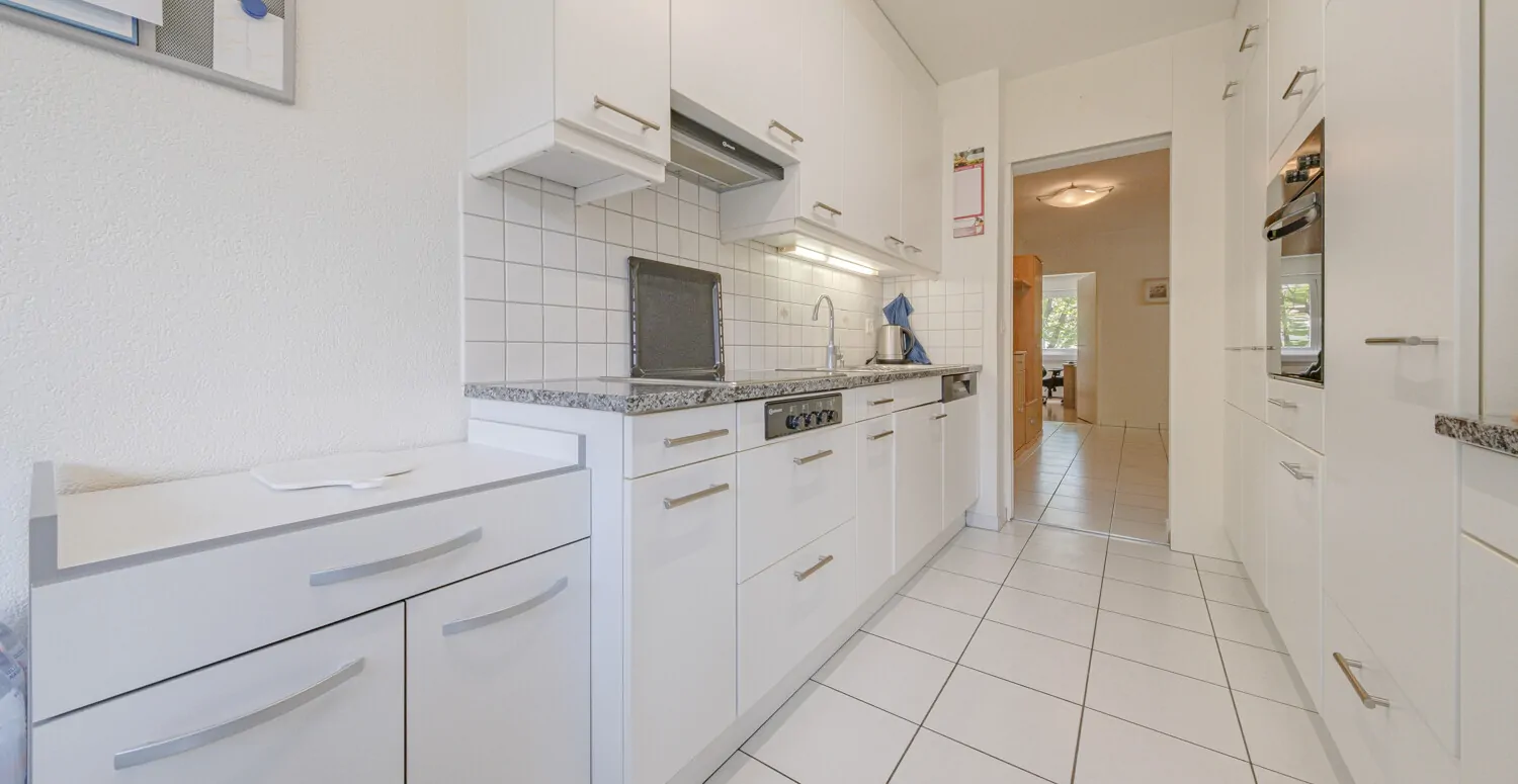 Helle 4,5-Zimmer-Wohnung mit Balkon und Tiefgaragenstellplatz.