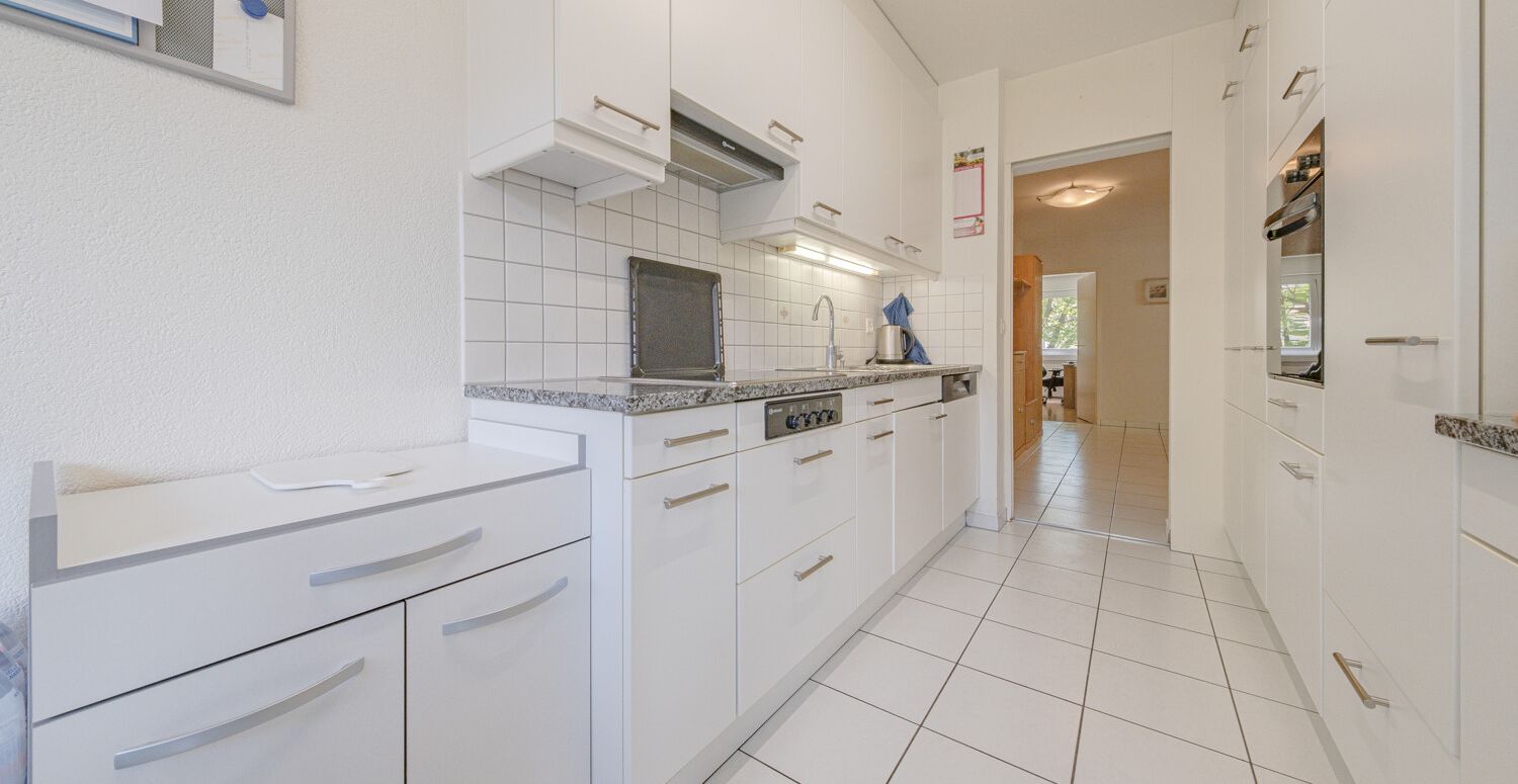 Helle 4,5-Zimmer-Wohnung mit Balkon und Tiefgaragenstellplatz.