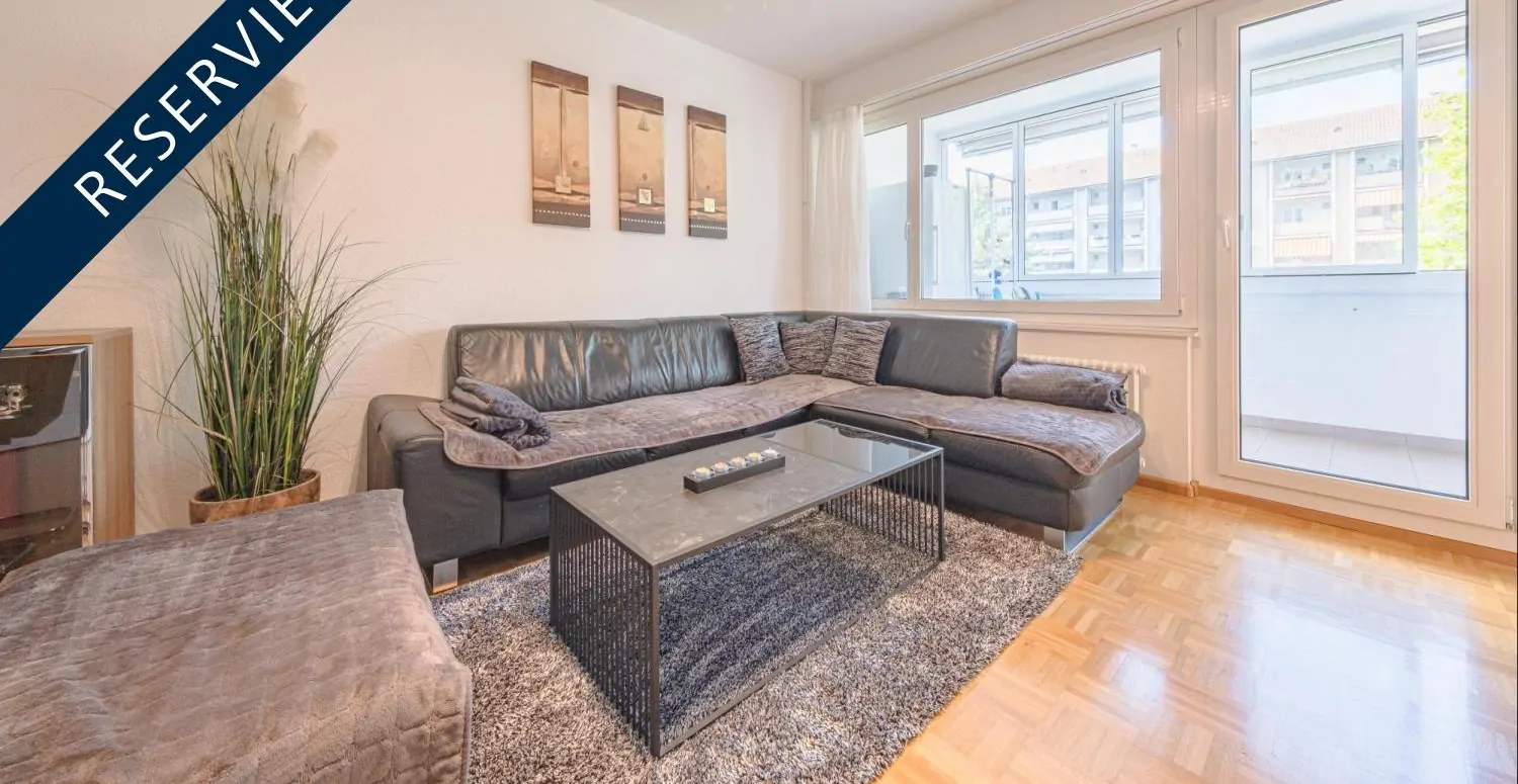 Helle 4,5-Zimmer-Wohnung mit Balkon und Tiefgaragenstellplatz.