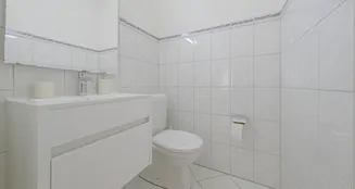 von_poll_real_estate_property_CH25272103_image_2