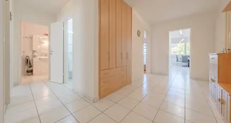 von_poll_real_estate_property_CH25272103_image_1