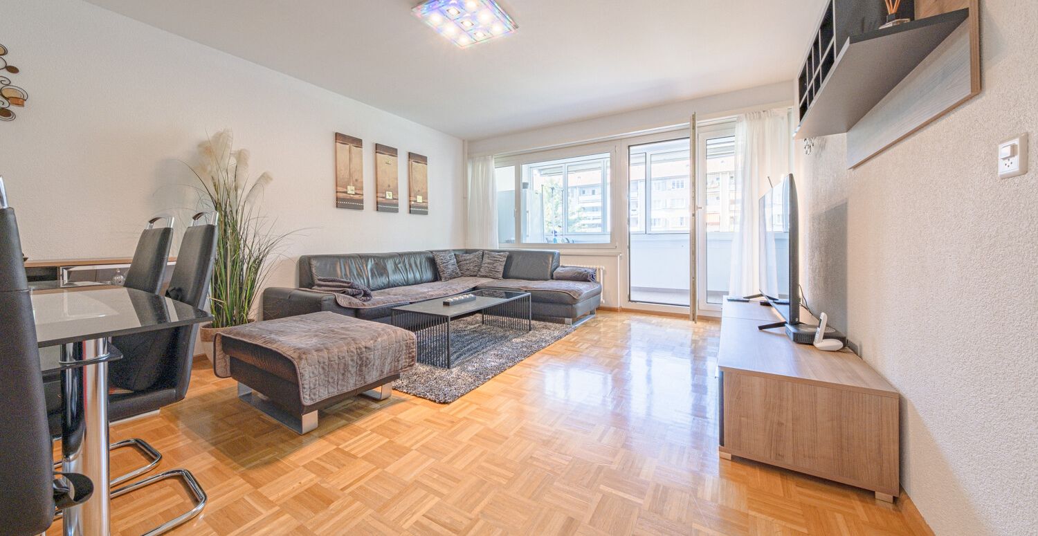 Helle 4,5-Zimmer-Wohnung mit Balkon und Tiefgaragenstellplatz.
