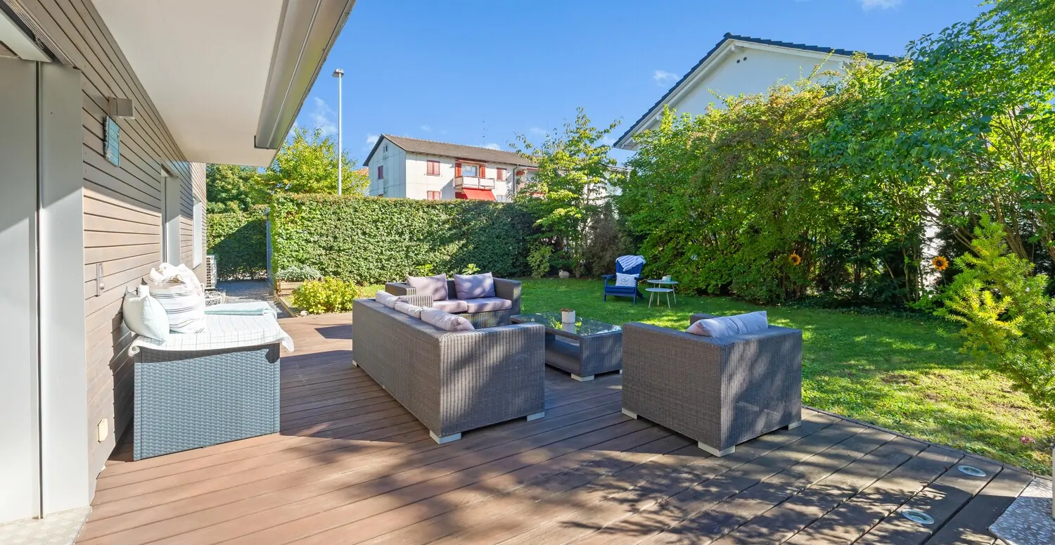 Pflegeleichter Garten mit Sitzplatz