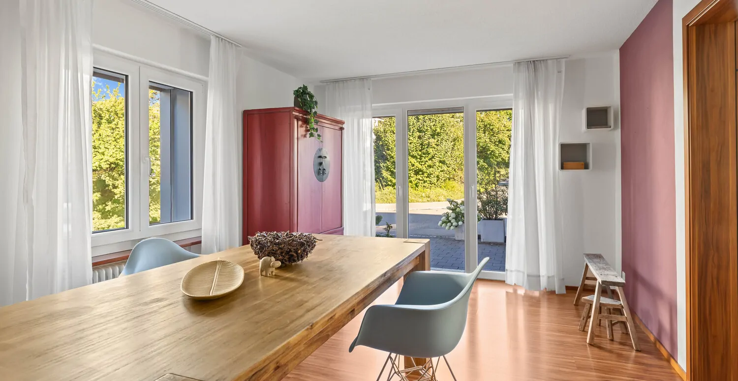 Offener und heller Essbereich