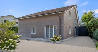 von_poll_real_estate_property_CH25272104_image_0