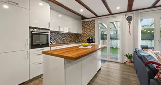 von_poll_real_estate_property_CH25272106_image_3