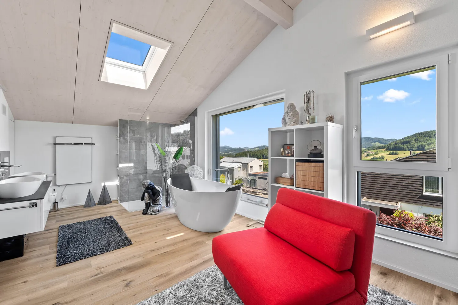 Exklusives Wellnessbad mit Weitblick