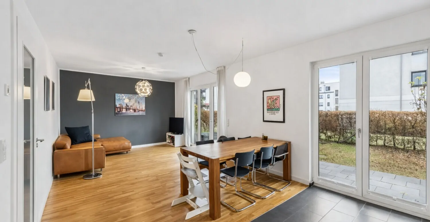 Attraktive Wohnung mit großem Garten in ruhiger Lage