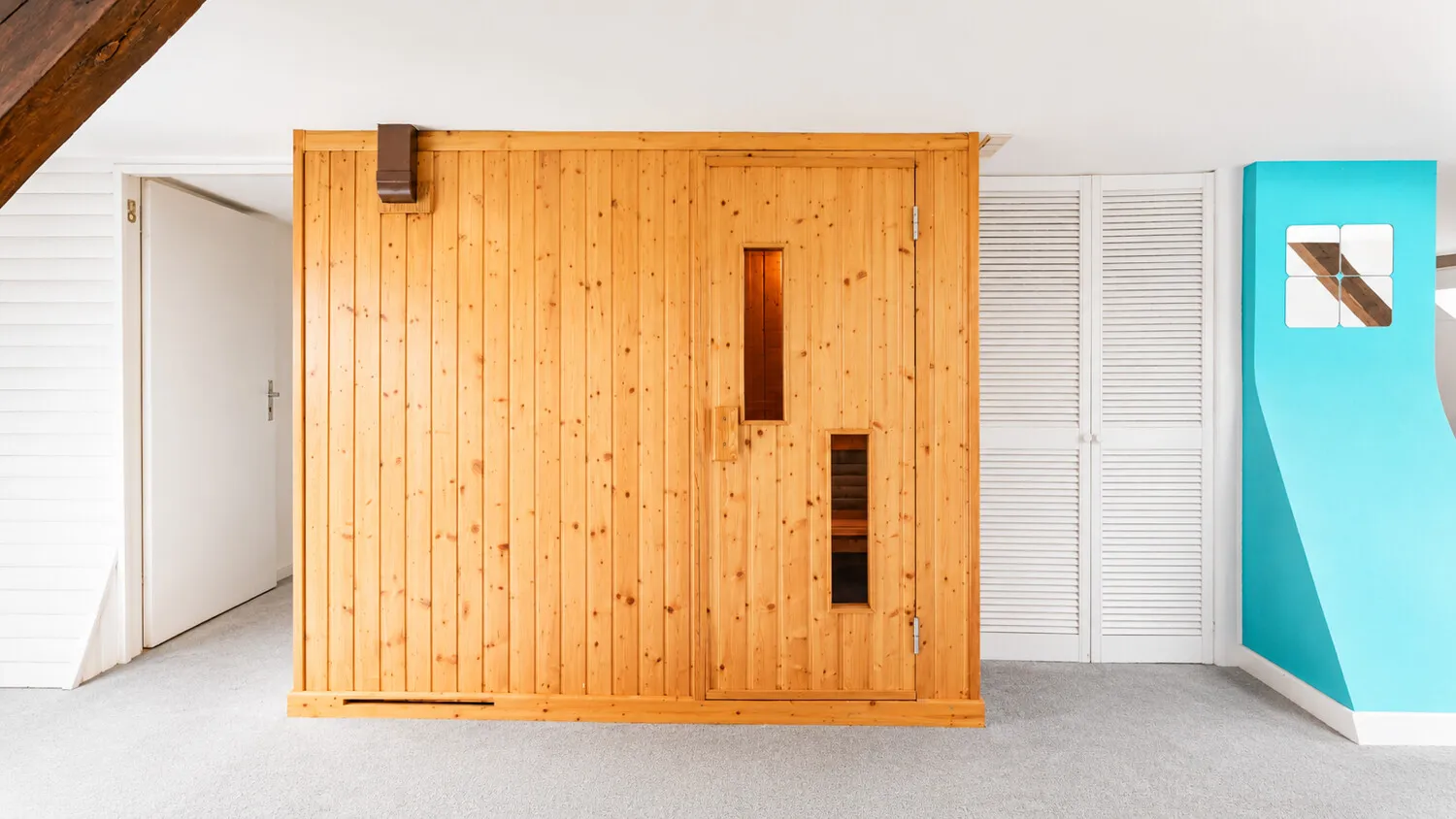 Dachgeschoss Sauna - mit KI optimiert