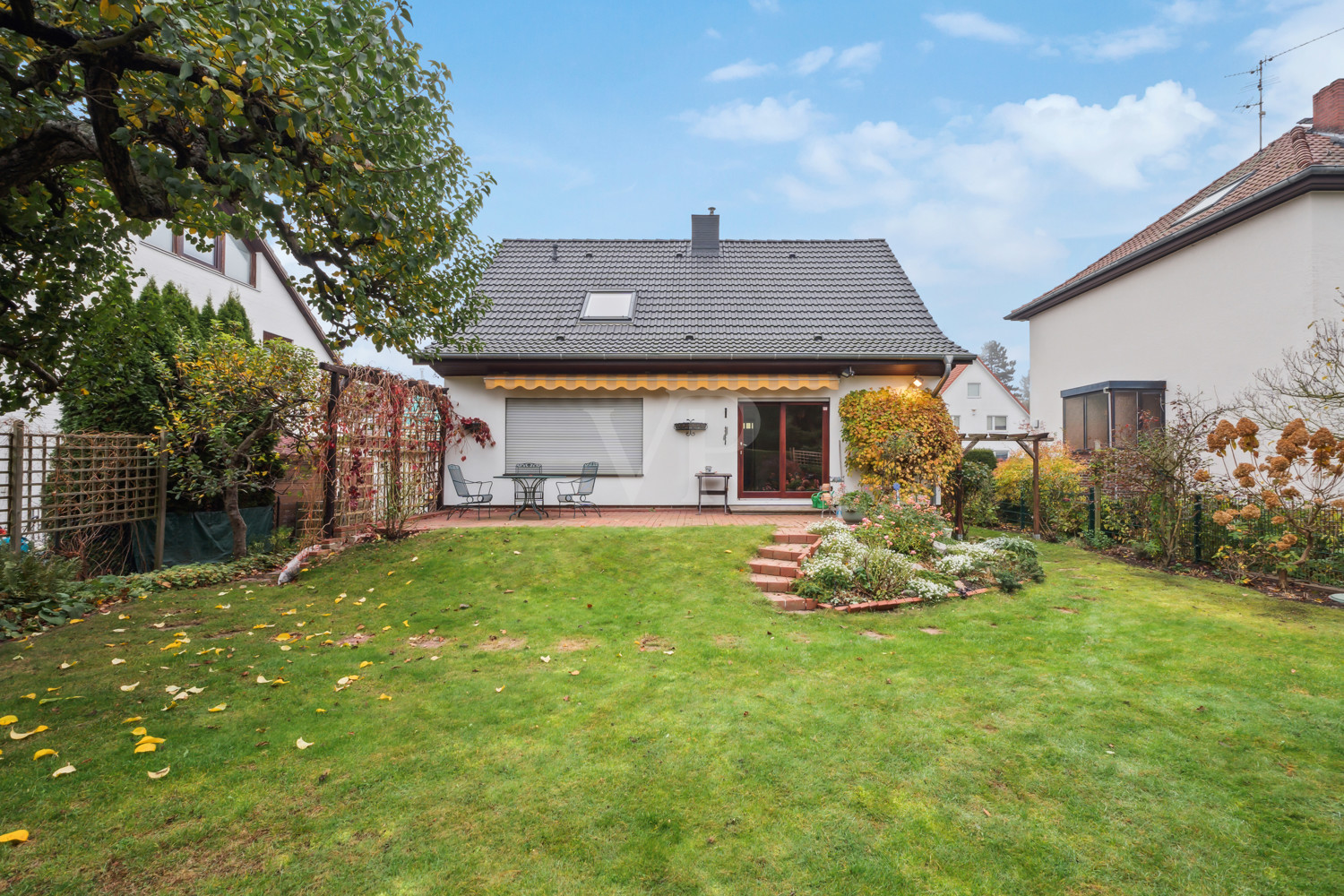 Wundervolles Einfamilienhaus in ruhiger Zehlendorfer Lage mit Garten und Garage