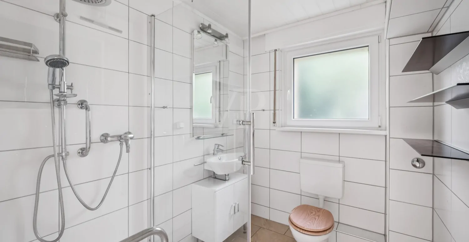 Modernes Badezimmer