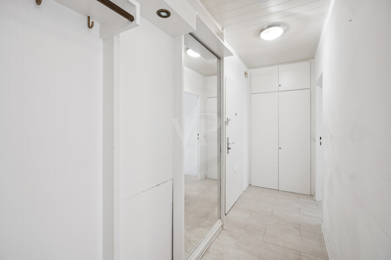 Eingang & Einbauschrank