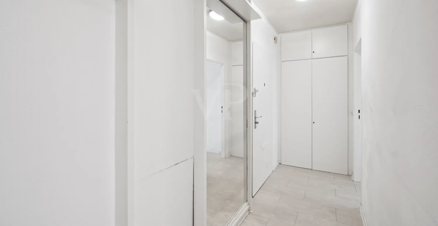 Eingang & Einbauschrank