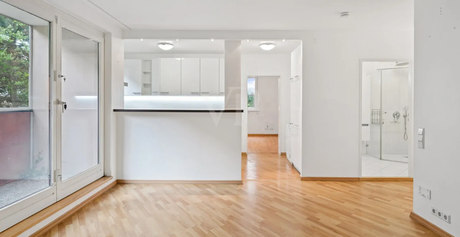 Blick vom Wohnzimmer in Richtung Küche