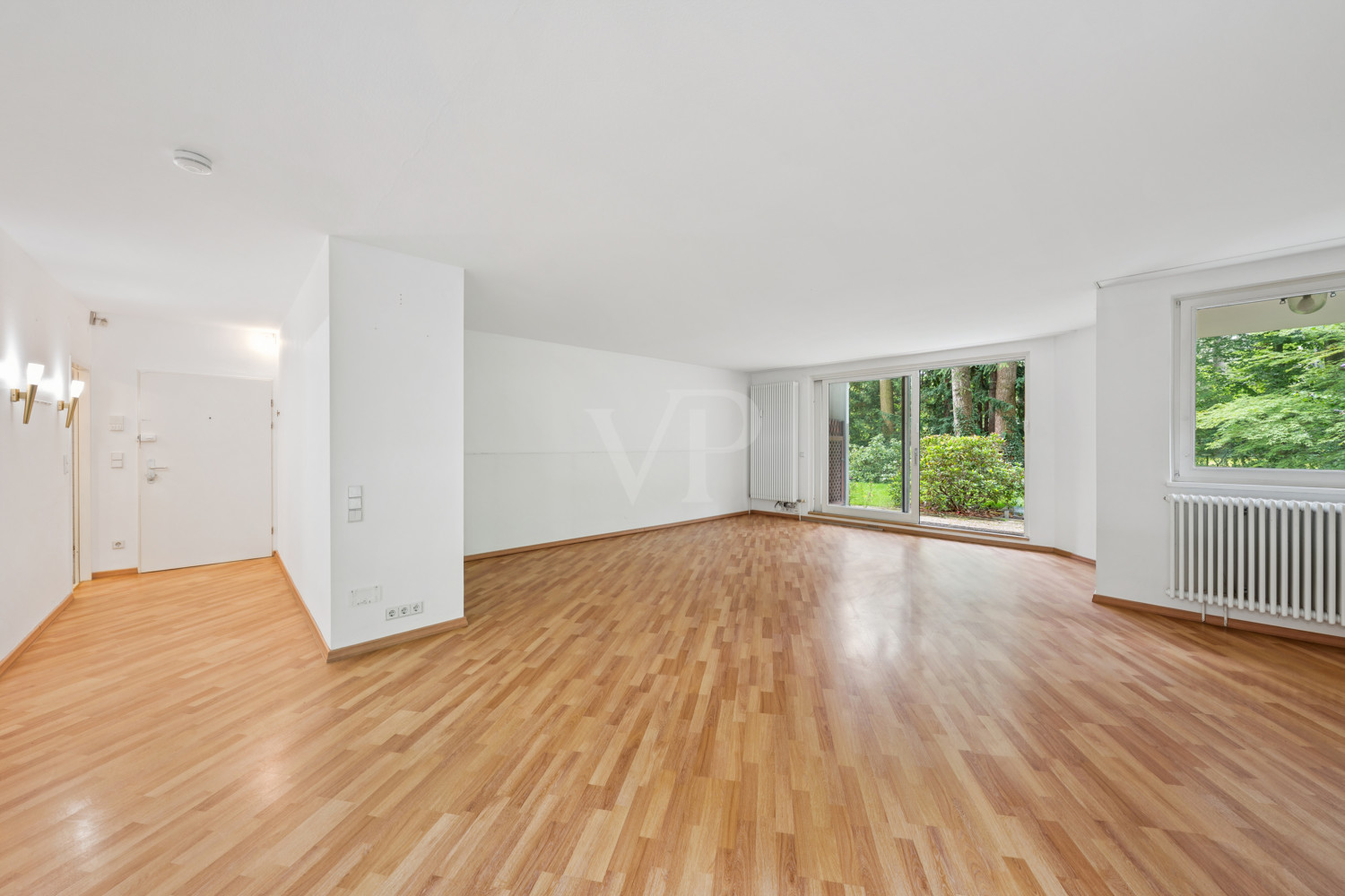 Flur und Wohnzimmer
