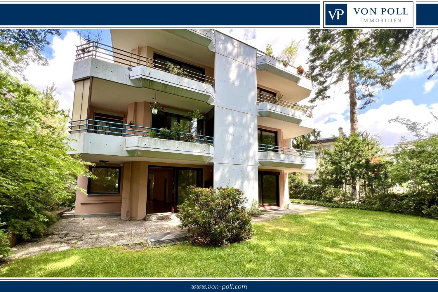 Modernisierte 3-Zimmer-Erdgeschosswohnung mit großer Süd-Ost-Terrasse und ruhigem Gartenblick