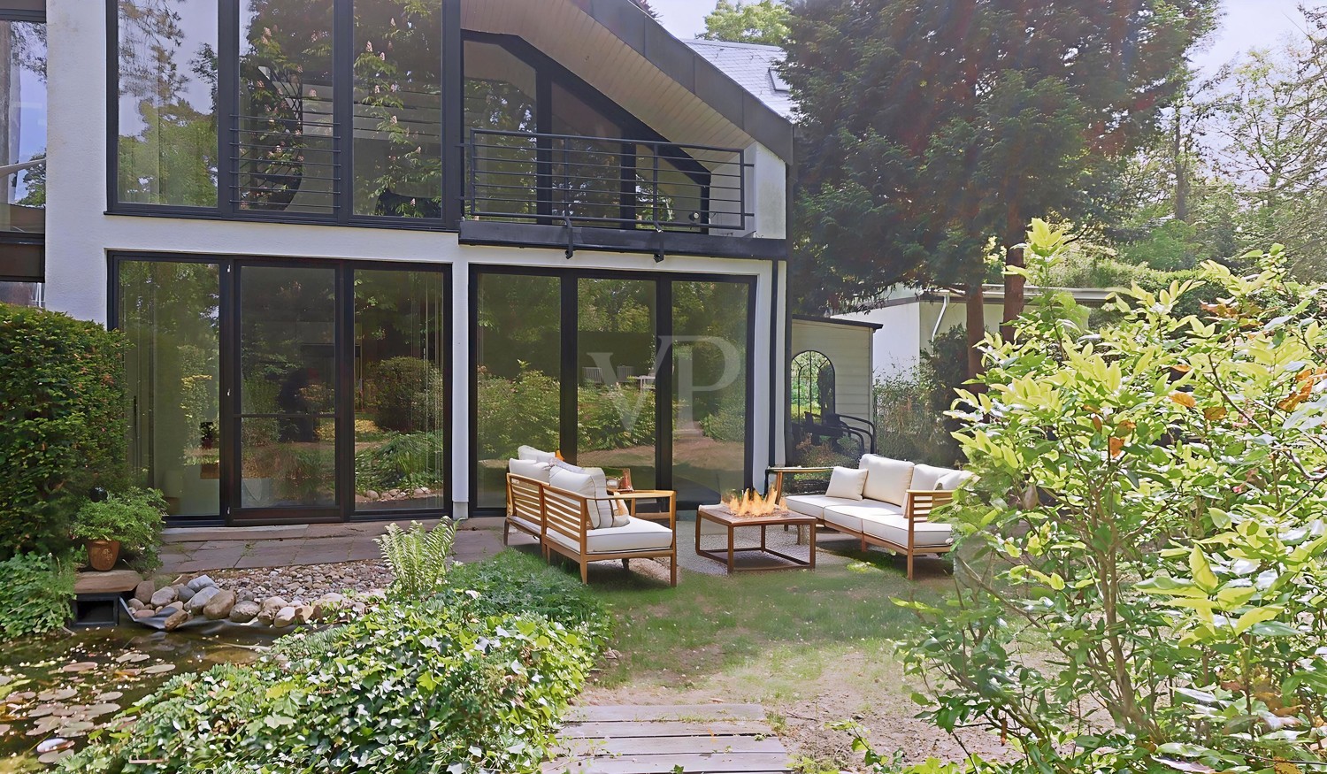 Terrasse vor dem Wohnzimmer