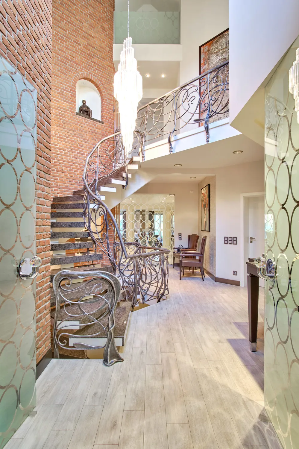 Treppe zum Obergeschoss