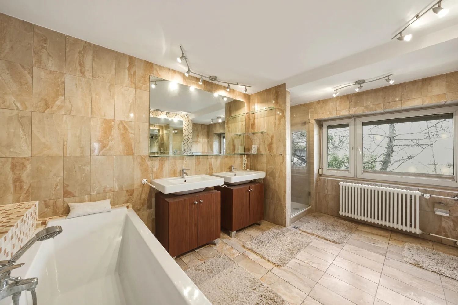 Badezimmer im ersten Stock