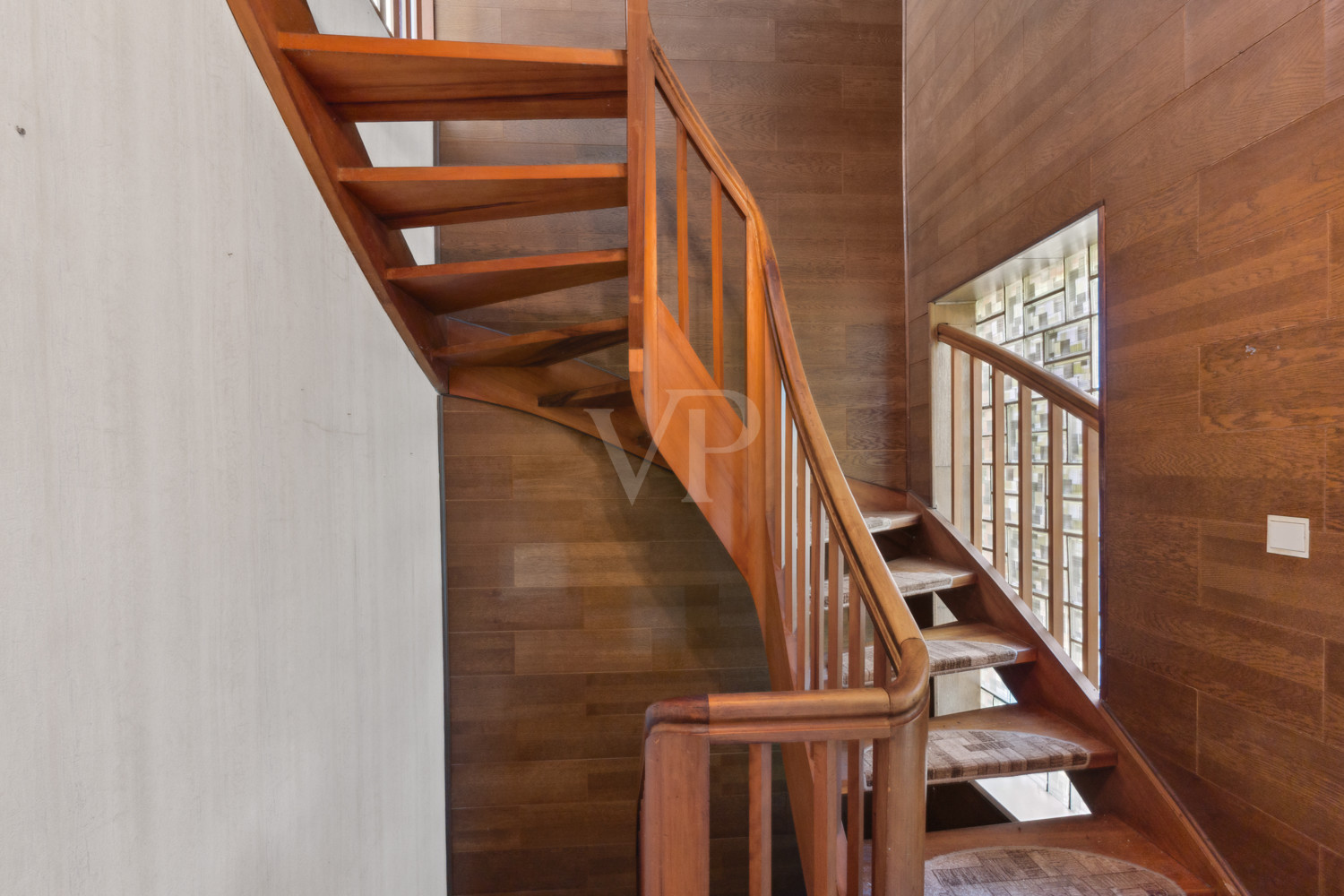 Treppe ins Obergeschoss