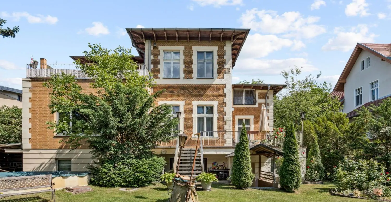 Hübsches Juwel auf großem Grundstück in Lichterfelde