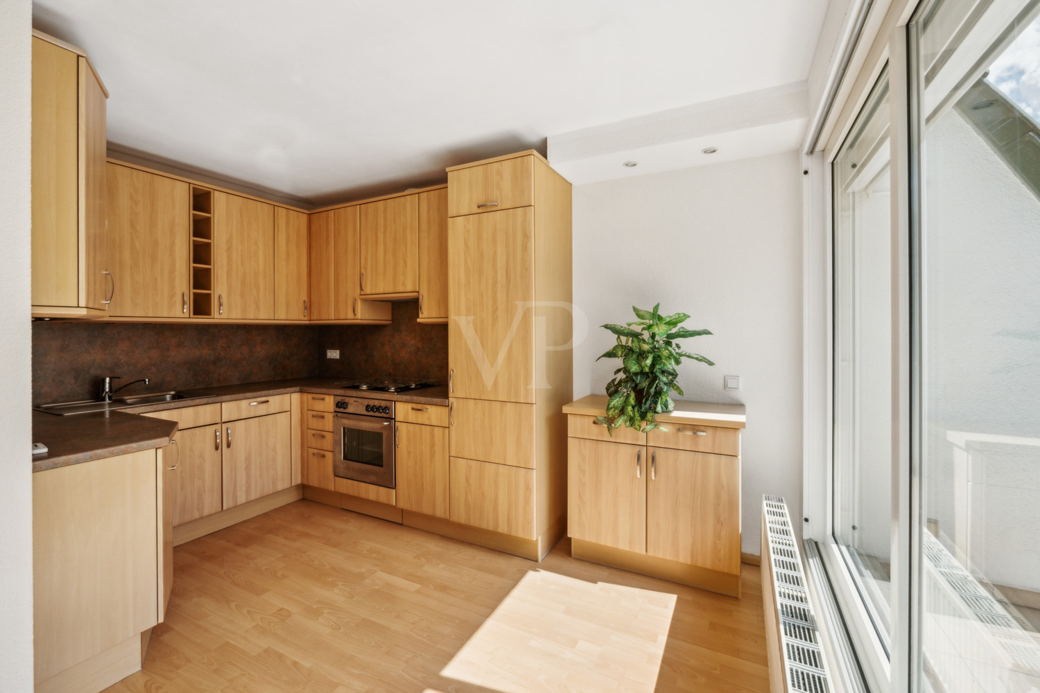 Helle 4 Zimmerwohnung mit Süd-West-Balkon, Keller, Stellplatz / Ladesäule und Gartennutzung